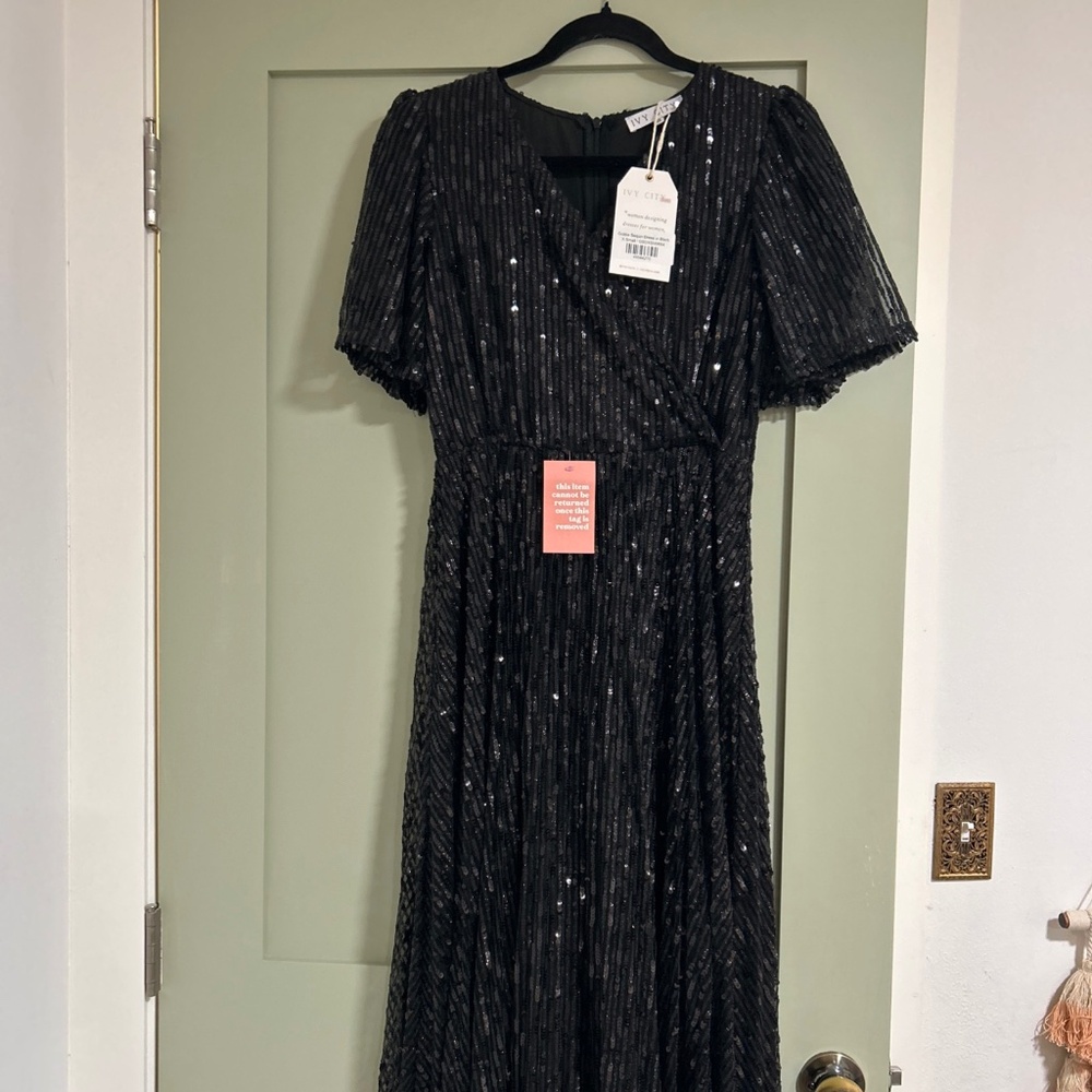 Ivy city Co dress size XS NWT black sequins